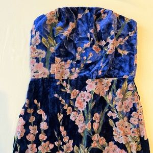 Lulu’s “Buy You Flowers” Navy Floral Print Velvet Strapless Midi Dress